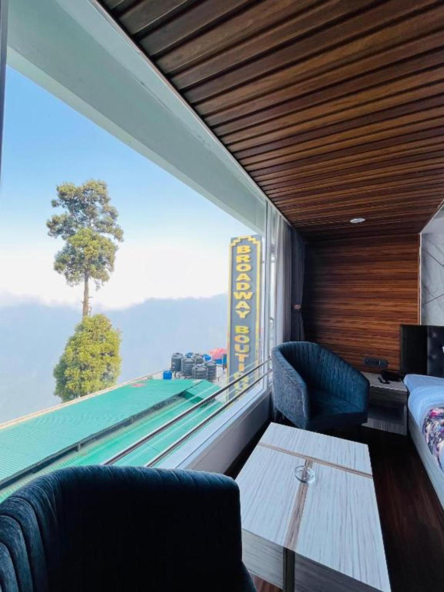 Hotel Broadway Boutique Mall Road Darjeeling - A Luxury Collection - Best Seller Exterior photo