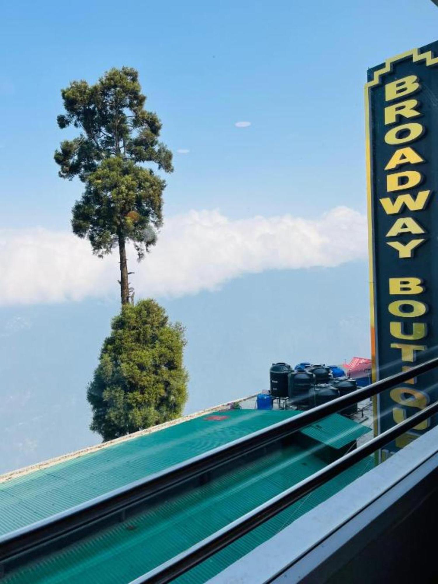Hotel Broadway Boutique Mall Road Darjeeling - A Luxury Collection - Best Seller Exterior photo